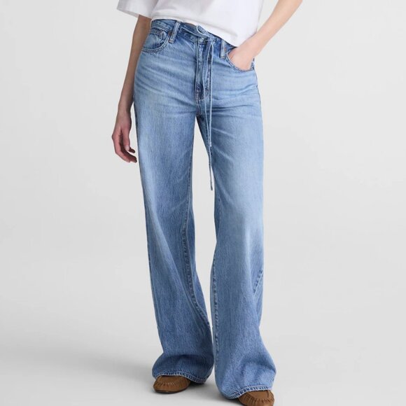 Madewell Denim - Madewell Petite Ultimate Wide-Leg Jean in Airy Denim